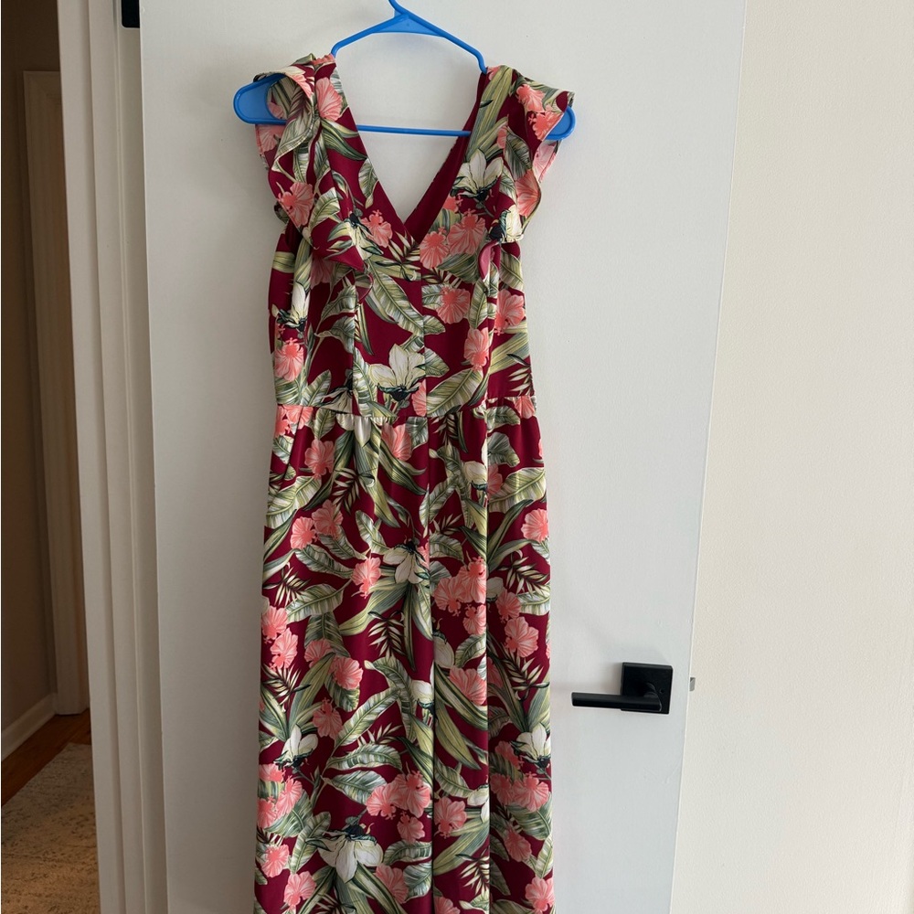 Floral V-Neck jumpsuit petite